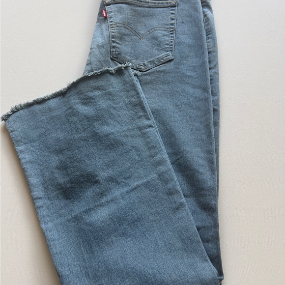 NWT Levi's Women's 726 High Rise Standard Fit Flare Leg Full Jeans (F2) - Picture 1 of 10